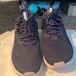 Size 8 Puma blue Soft foam sneakers